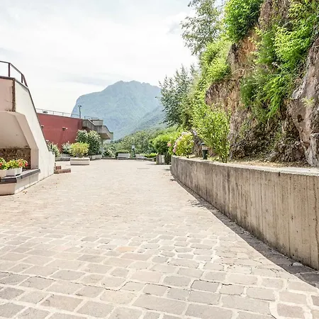 Apartamento With Private Parking & Shared Pool!