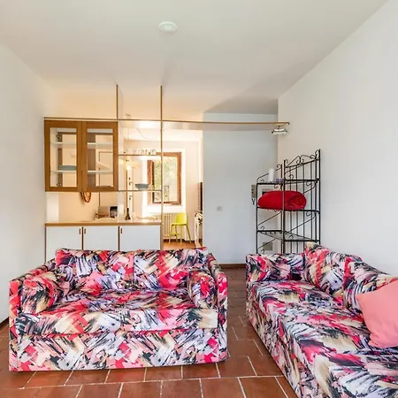 Apartment Apt With Private Parking & Shared Pool! *
