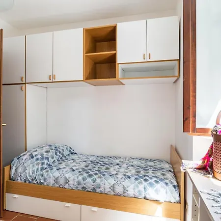 Apartment Apt With Private Parking & Shared Pool! Nesso