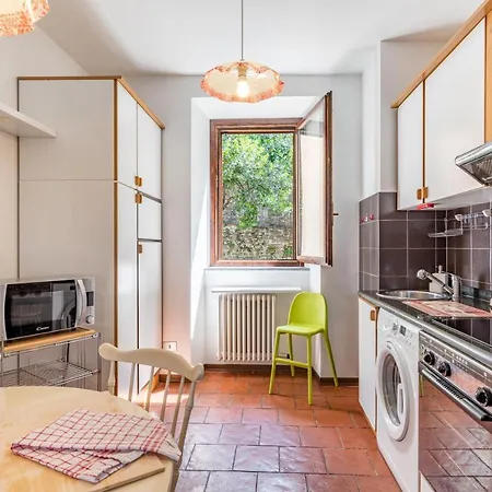 Apt With Private Parking & Shared Pool!